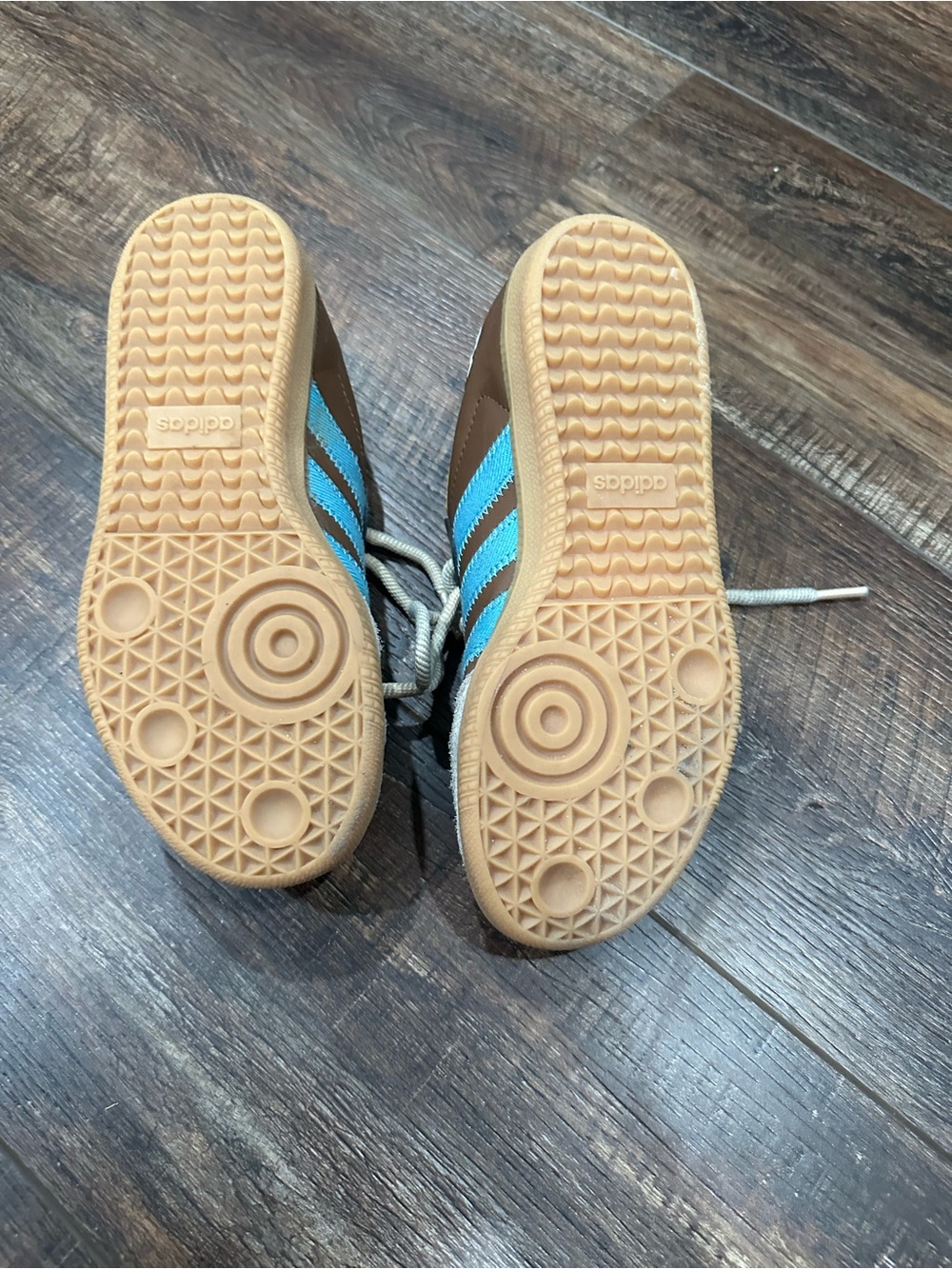 adidas Kids Brown, Blue & Yellow Low-Top Sneakers Disney’s Toy Story (Woody) - Picture 9 of 9